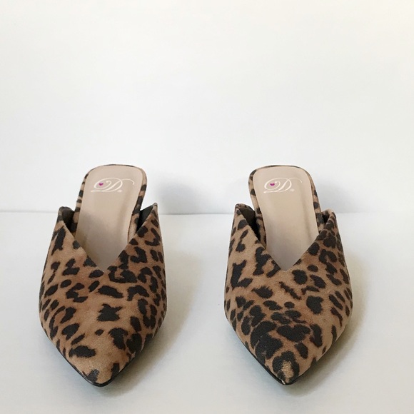 Leopard V-Front Kitten Heels - Picture 3 of 7